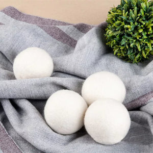 Scopri i molteplici vantaggi delle sfere in lana per l'asciugatrice! Ti aiuteranno a risparmiare tempo e denaro, grazie alle sue qualità, come in provenza